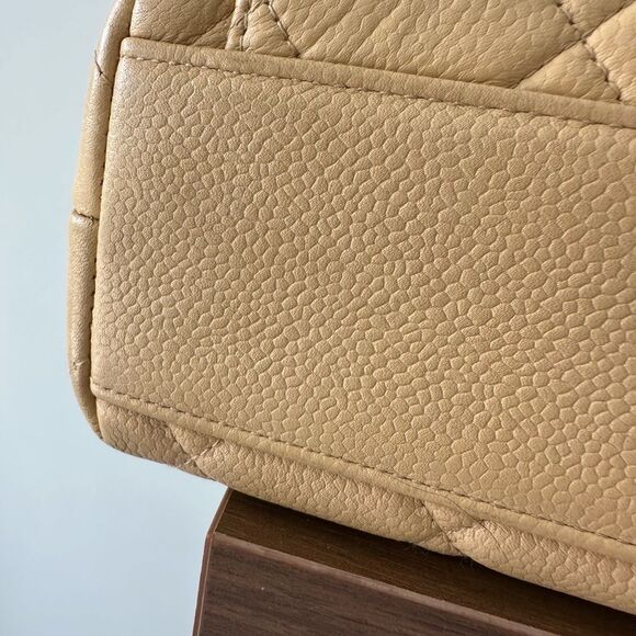 Chanel Caviar Vintage Tote Bag with Double chain straps - Picture 5 of 17